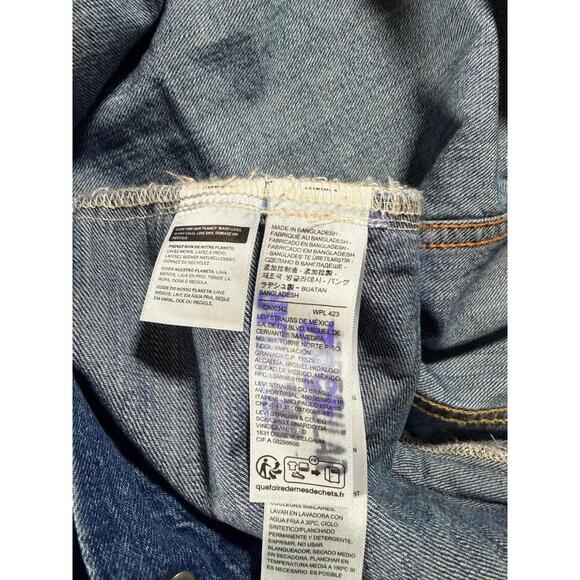NWT Levi's Relaxed Fit Trucker Jacket Dark Wash Size Small - Picture 8 of 9
